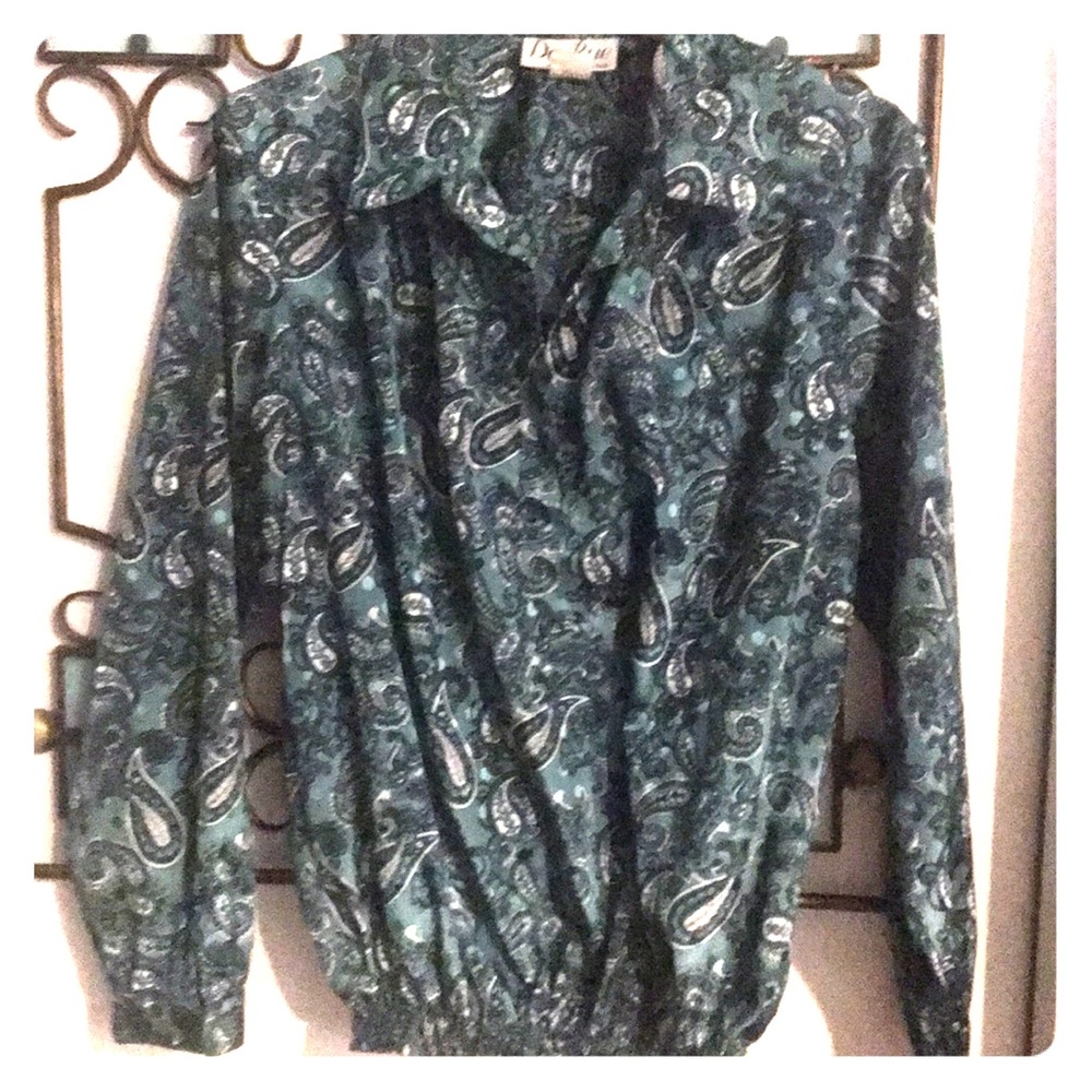 Ladies blouse size 16. Excellent condition